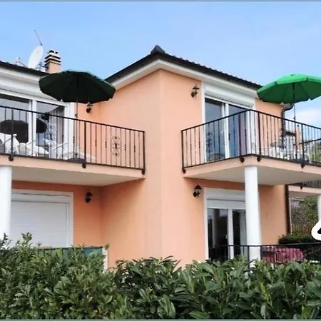 Cindy Apartman Lovran