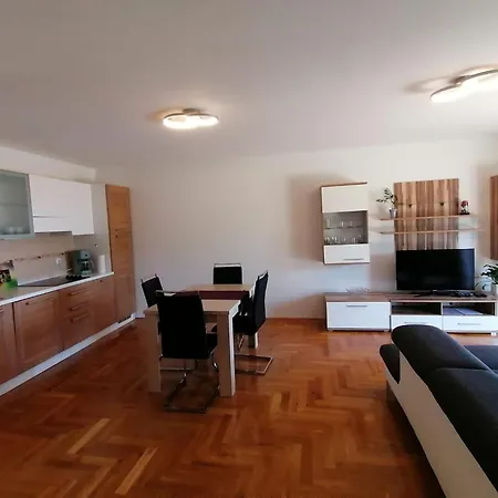 Cindy Apartment Lovran