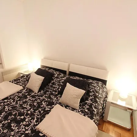 Apartment Cindy Lovran